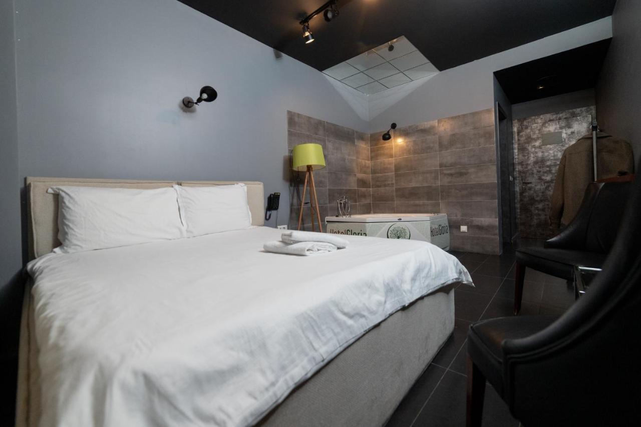 Hotel Gloria Prishtine Bagian luar foto
